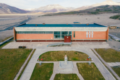 Pyramiden-auf-Spitzbergen-aus-der-Luft-07-URBANISTER