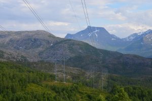 Berge, Stromleitungen